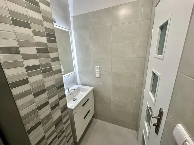 Pronájem bytu 1+kk, Jablonec nad Nisou, Hřbitovní, 28 m2