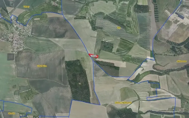 Prodej pole, Uhy, 4613 m2