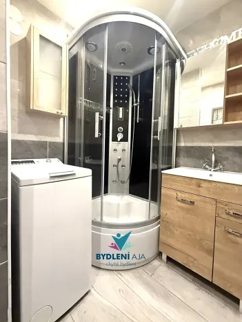 Pronájem bytu 2+1, Teplice, Fügnerova, 60 m2