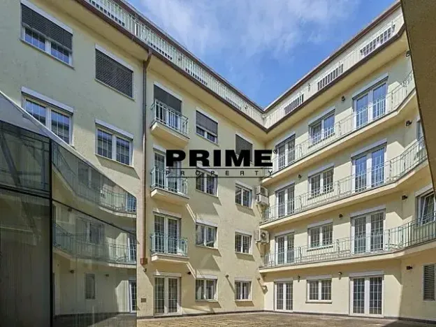 Pronájem kanceláře, Praha - Nové Město, Soukenická, 262 m2