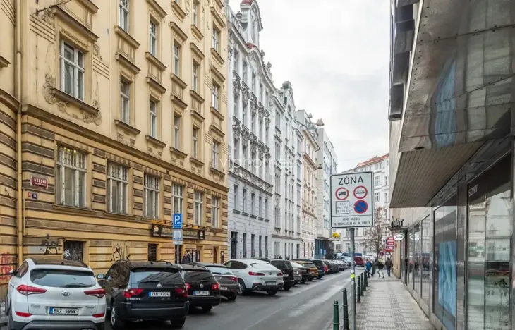 Pronájem bytu 3+kk, Praha - Nové Město, Odborů, 87 m2