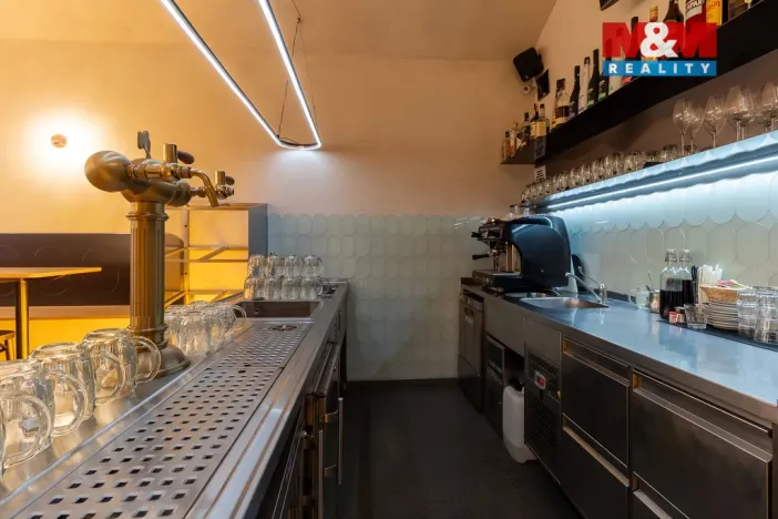 Pronájem restaurace, Praha - Staré Město, Smetanovo nábřeží, 295 m2