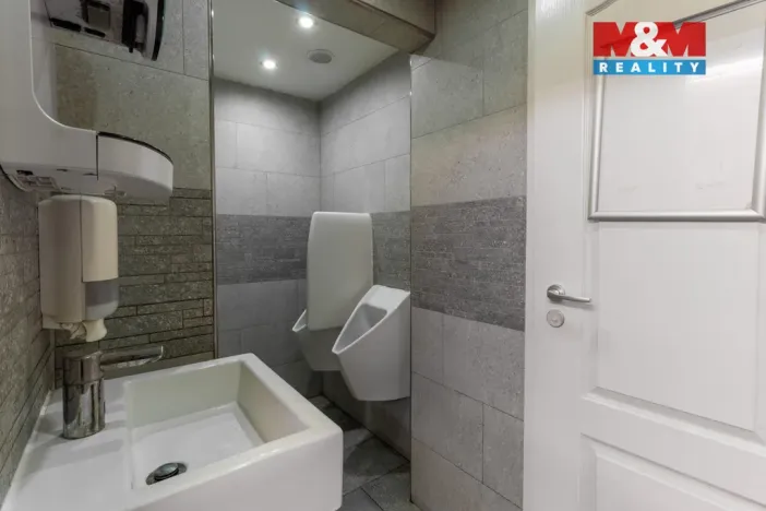 Pronájem restaurace, Praha - Staré Město, Smetanovo nábřeží, 295 m2