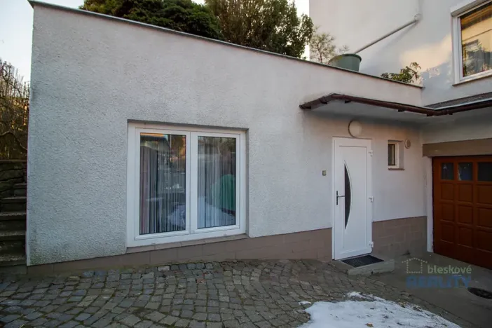 Pronájem bytu 2+kk, Praha - Břevnov, Dusíkova, 34 m2