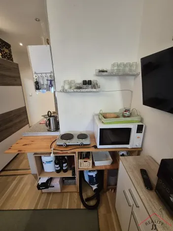 Prodej bytu 2+kk, Praha - Libeň, Zenklova, 31 m2