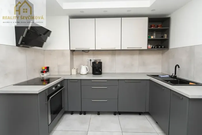 Prodej rodinného domu, Nechanice, 180 m2