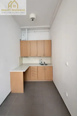 Pronájem komerční nemovitosti, Hradec Králové, Zemědělská, 695 m2