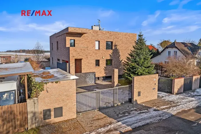 Prodej vily, Praha - Klánovice, Zádražanská, 330 m2