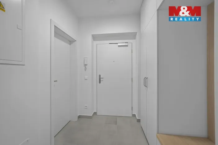 Prodej bytu 1+kk, Hradec Králové - Nový Hradec Králové, Antonína Petrofa, 32 m2