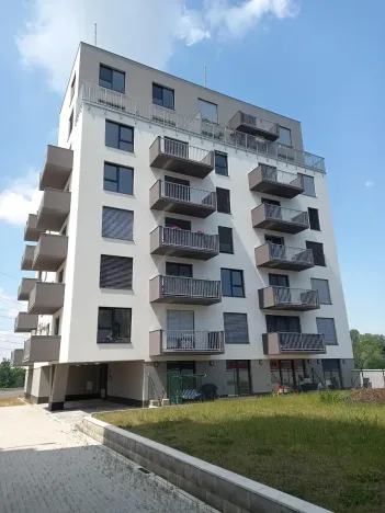 Pronájem bytu 1+kk, Praha - Hloubětín, Za černým mostem, 36 m2