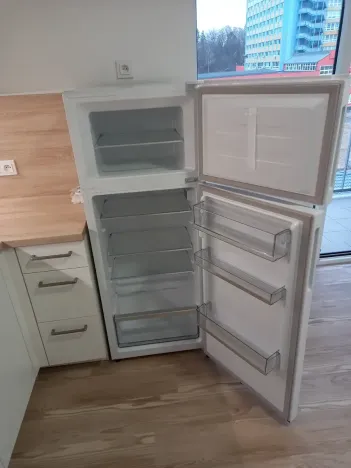 Pronájem bytu 1+kk, Praha - Hloubětín, Za černým mostem, 36 m2