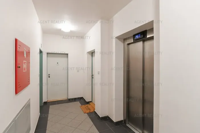 Pronájem bytu 2+kk, Praha - Břevnov, Slavníkova, 57 m2