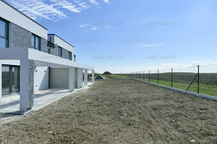 Prodej rodinného domu, Slaný, 312 m2