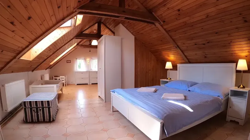 Prodej chalupy, Pecka, 300 m2