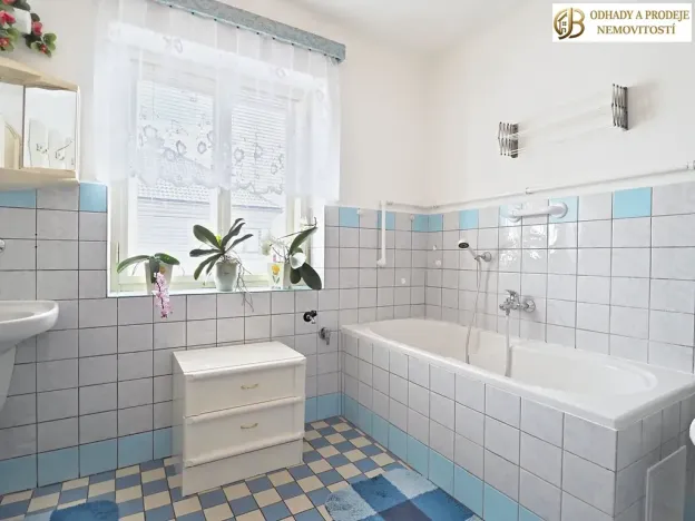 Prodej vícegeneračního domu, Chromeč, 200 m2