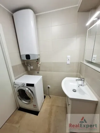 Pronájem bytu 1+1, Praha - Vinohrady, Máchova, 35 m2