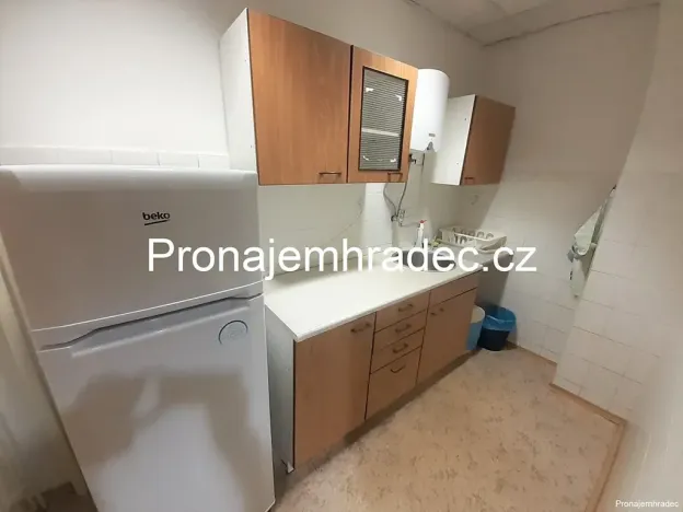 Pronájem kanceláře, Hradec Králové, Československé armády, 32 m2