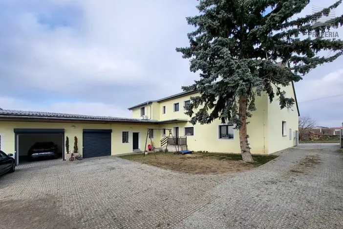 Prodej bytu 3+kk, Hrádek, 112 m2