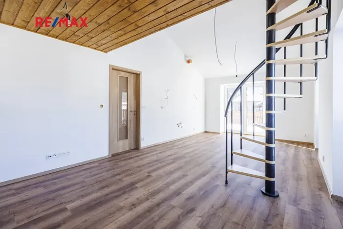 Prodej bytu 3+kk, Svoboda nad Úpou, Nádražní, 65 m2