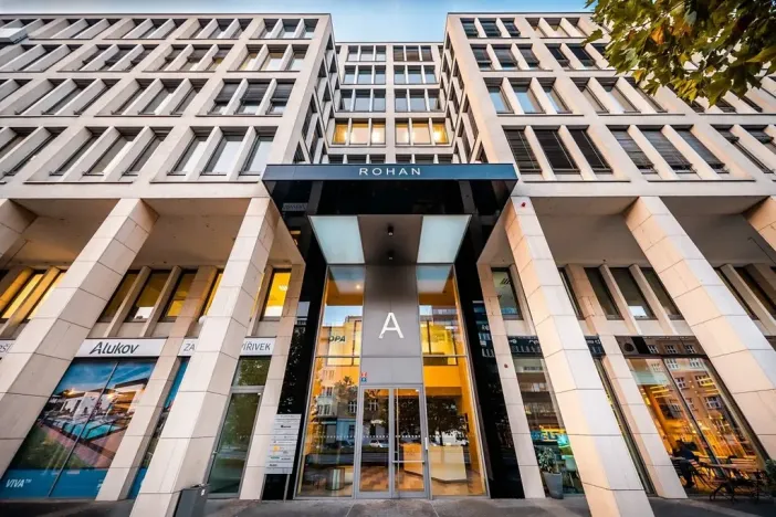 Pronájem kanceláře, Praha - Karlín, Rohanské nábřeží, 805 m2