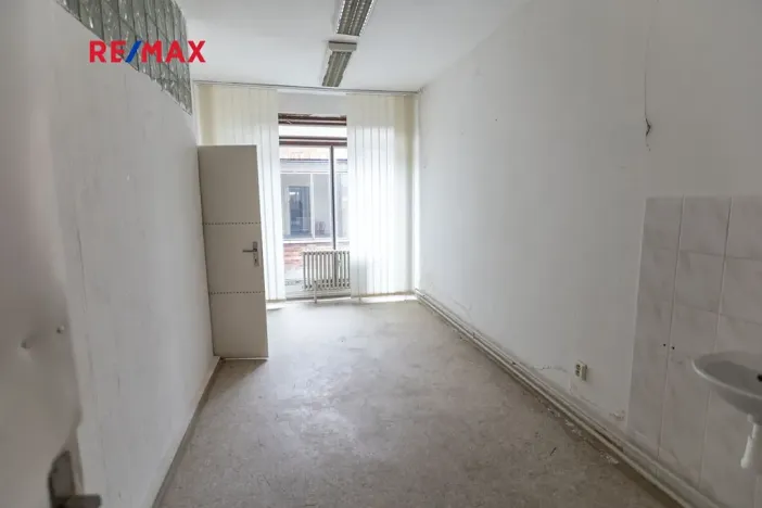 Prodej obchodního prostoru, Město Albrechtice, Míru, 1427 m2