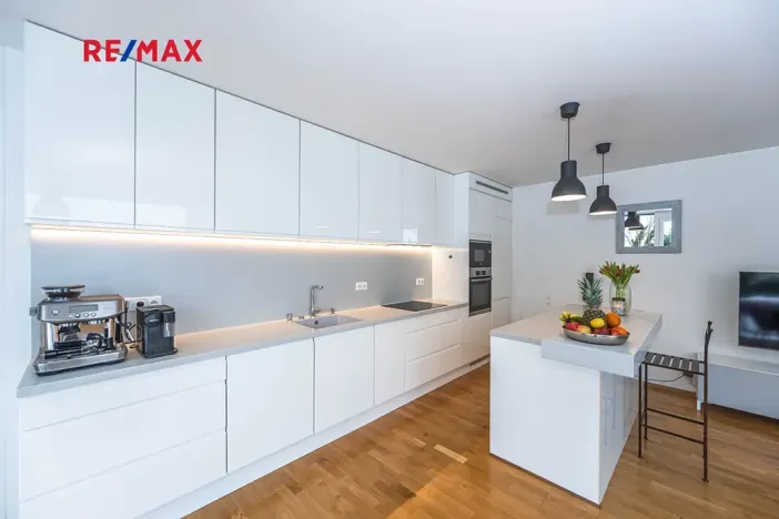 Pronájem vily, Praha - Lysolaje, 150 m2