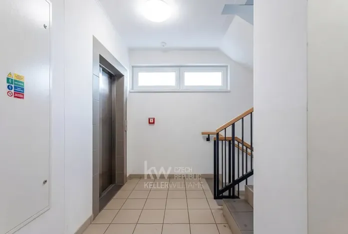 Pronájem bytu 1+kk, Praha - Horní Měcholupy, Hornoměcholupská, 32 m2