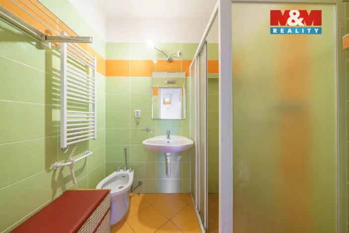 Prodej bytu 4+1, Karlovy Vary - Drahovice, Lidická, 115 m2