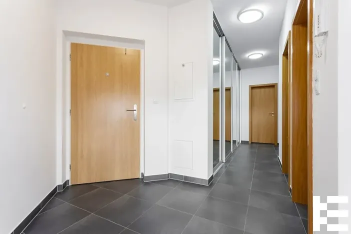 Pronájem bytu 3+kk, Praha - Hloubětín, Nademlejnská, 92 m2