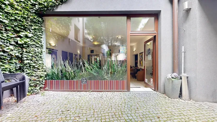 Prodej obchodního prostoru, Chrudim, Resselovo náměstí, 121 m2