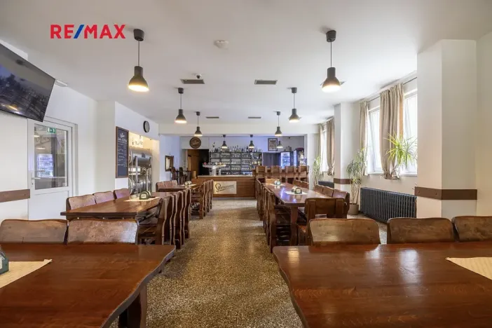 Prodej obchodního prostoru, Čelákovice, Rumunská, 794 m2