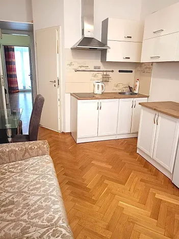 Pronájem bytu 2+kk, Praha - Žižkov, Orebitská, 45 m2