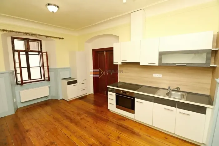 Pronájem bytu 1+1, Uhlířské Janovice, Václavské náměstí, 55 m2