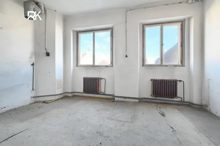 Prodej obchodního prostoru, Kolín, Pražská, 600 m2