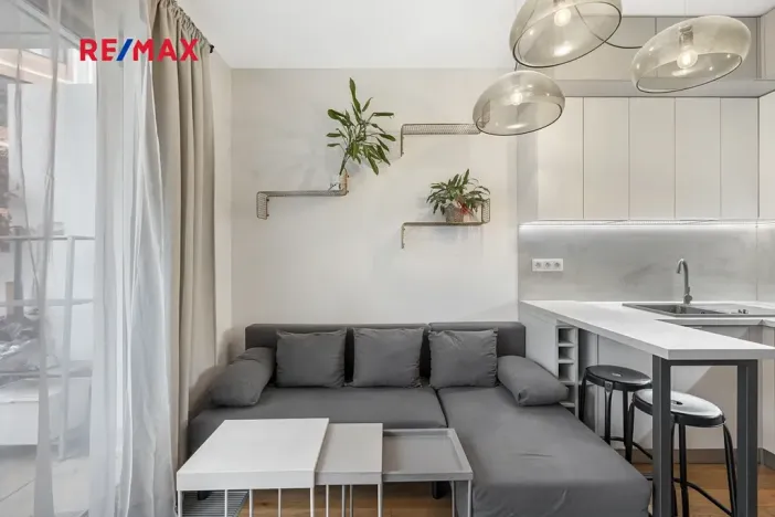 Pronájem bytu 1+kk, Praha - Košíře, Naskové, 33 m2