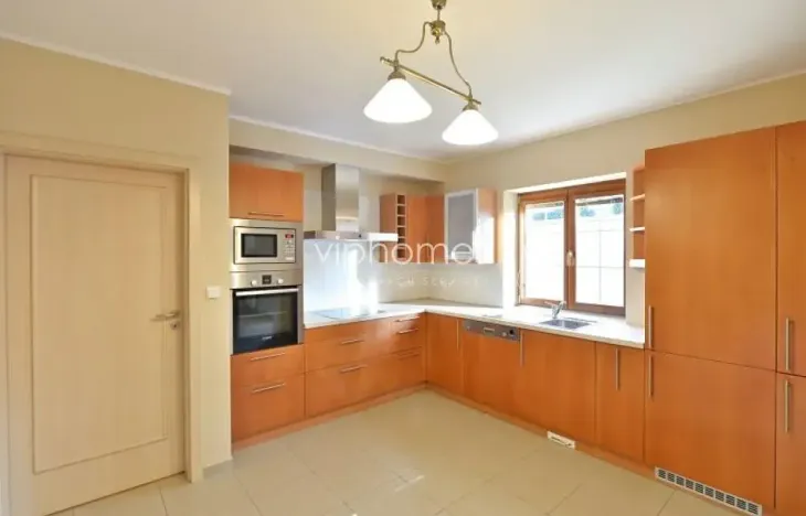 Pronájem vily, Praha - Nebušice, K vinicím, 300 m2