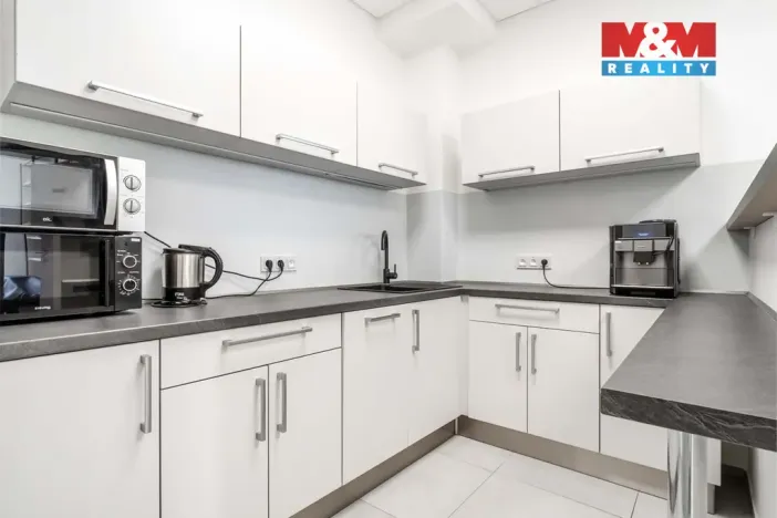 Pronájem kanceláře, Děčín - Děčín II-Nové Město, Benešovská, 320 m2