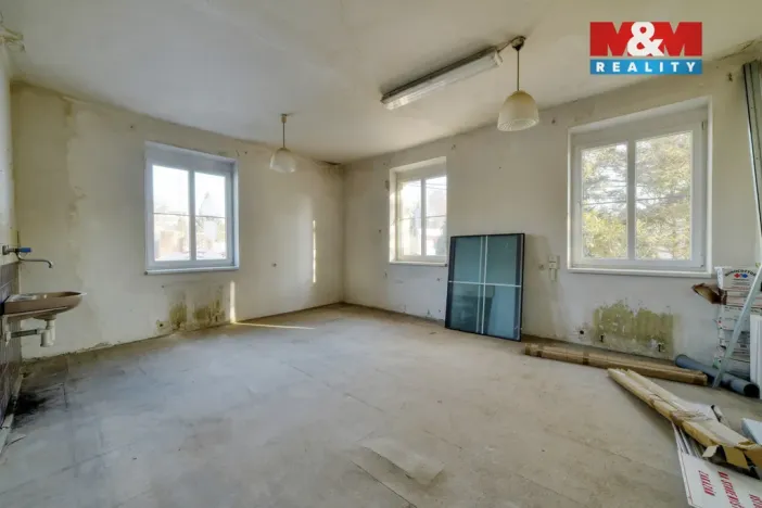 Prodej výrobních prostor, Mariánské Lázně - Úšovice, U Mlékárny, 1870 m2