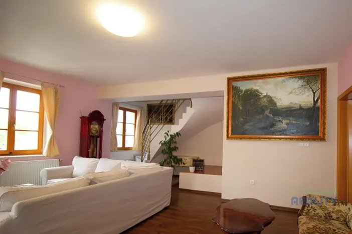 Pronájem atypického bytu, Mratín, Boční, 109 m2