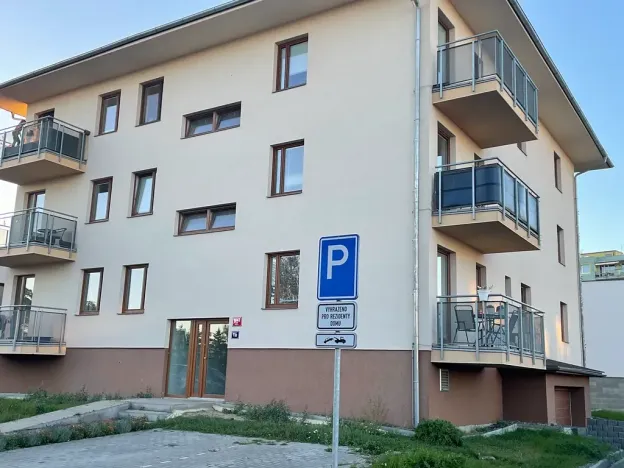 Pronájem bytu 1+kk, Praha - Libuš, Malá Slavonická, 35 m2