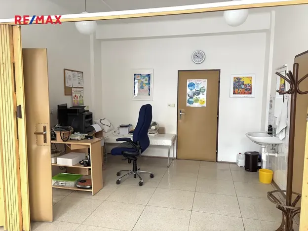 Pronájem ordinace, Praha - Bubeneč, Dejvická, 41 m2