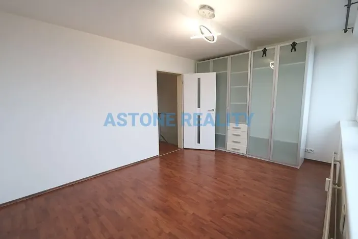 Pronájem bytu 2+kk, Praha - Vysočany, Skloněná, 60 m2