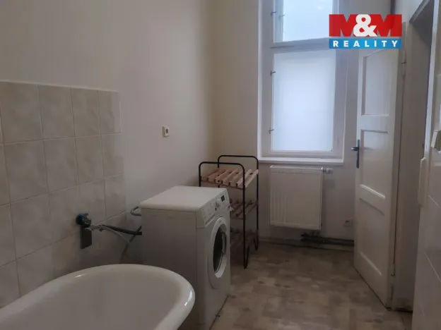 Pronájem bytu 1+1, Benešov, Husova, 52 m2