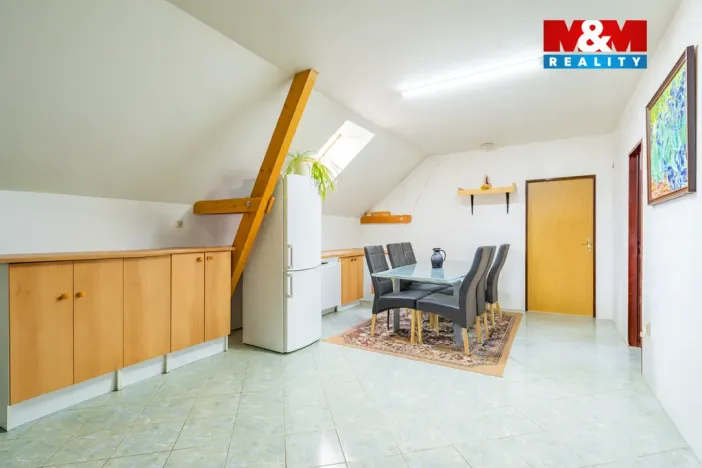 Prodej bytu 4+1, České Velenice, třída Čsl. legií, 121 m2