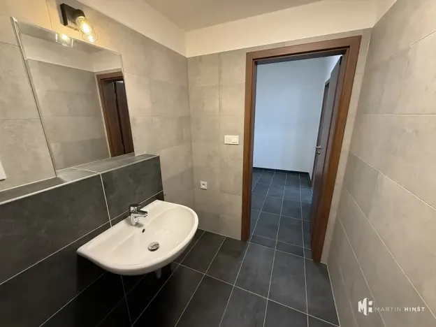 Pronájem bytu 1+kk, Praha - Hlubočepy, Fabiánové, 31 m2