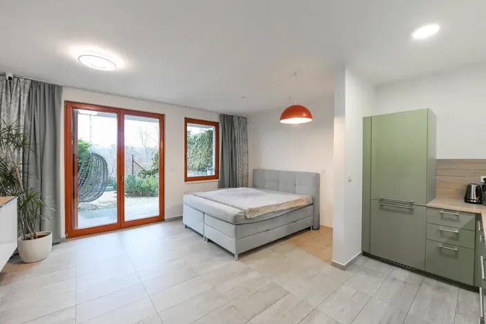 Pronájem bytu 1+kk, Praha - Košíře, Pod Šmukýřkou, 42 m2