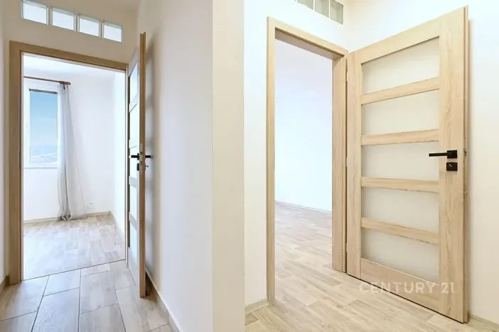 Pronájem bytu 2+kk, Chomutov, Holešická, 42 m2