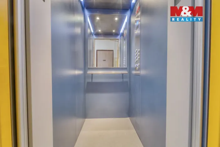 Pronájem bytu 1+1, Plzeň - Lobzy, Revoluční, 34 m2