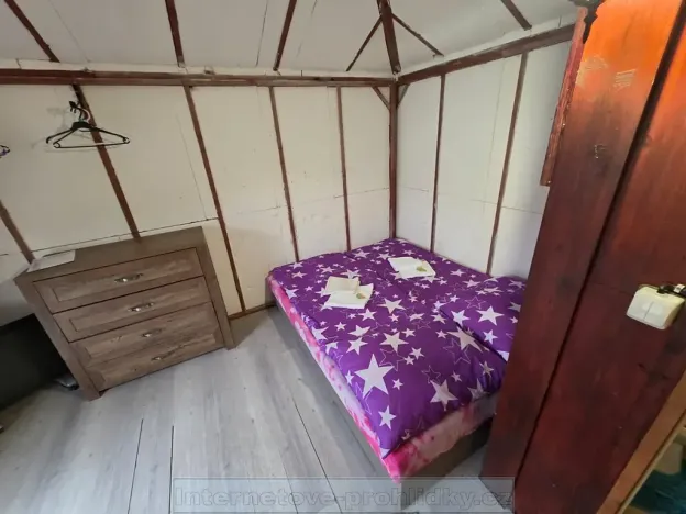 Pronájem ubytování, Praha - Modřany, K Vltavě, 18 m2