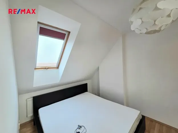 Prodej bytu 2+kk, Jesenice, Příčná I., 45 m2